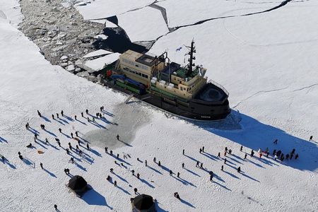 From Rovaniemi: Icebreaker Arktis Cruise with icefloating