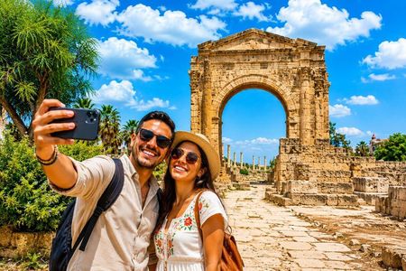 Private Sidon, Tyre & Maghdouche | Local Tyre Guide Included