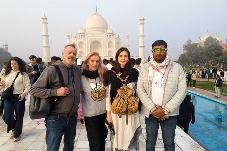 From Delhi: 2-Days Private Taj Mahal and Agra City Tour By Car