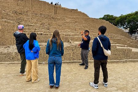 Discover Huaca Pucllana + City Tour and Catacombs