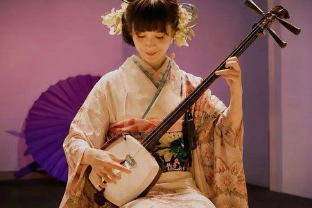 Traditional Japanese Music Show & Experience in Osaka