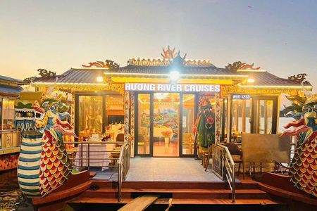 Hue: Night Cruise, 8 Course Dinner & Music on Perfume River