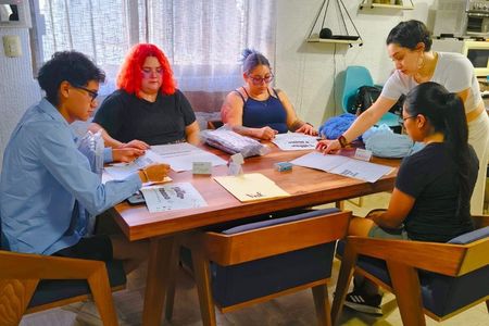 Tissue Workshop with Hands in Cancun