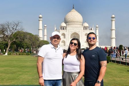 Taj Mahal Tour By Car From Delhi
