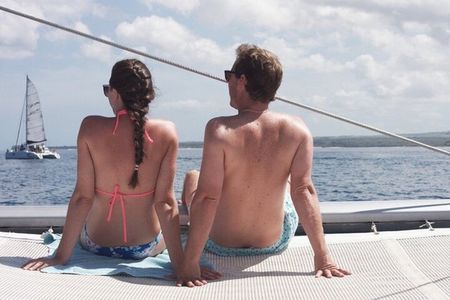 Catamaran Cruise to Île aux Bénitier with BBQ Lunch and Open Bar