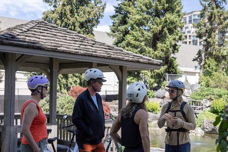Kelowna E-Bike Guided City Highlights Tour