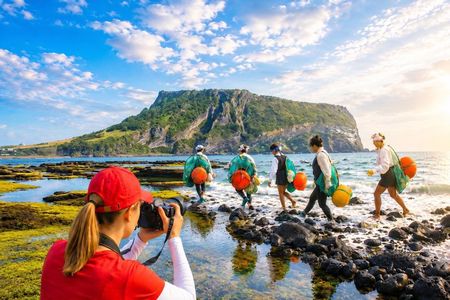 Jeju East Essentials – Seongsan Ilchulbong (UNESCO) & Haenyeo