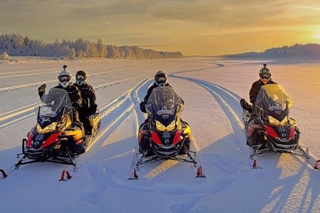 Rovaniemi: Snowmobile Wilderness Tour, Small Group & Local Guide