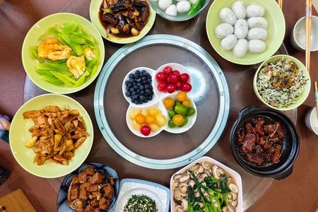 Shanghai Home-Cooked Meal with a Local English-Speaking Family