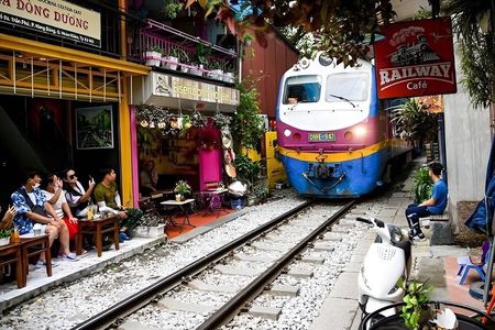 Private Hanoi City Tour: 4-Hour Customized Tour with Train Street