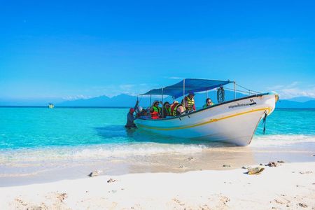 Stone Town, Prison Island & Nakupenda Sandbank Tour with Lunch