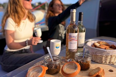 Sunset Sailing Cruise with aperitif at the Island