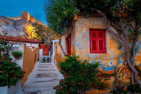 Athens Highlights and Hidden Plaka Private Walking Tour