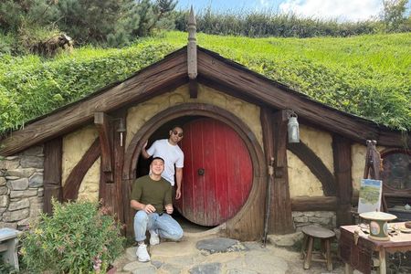 Hobbiton Movie Set Small Group Day Tour from Auckland