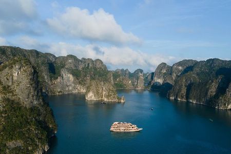 Halong Bay & Lan Ha Bay 3-Day Trip: Meals, Kayak, Caves, Transfer