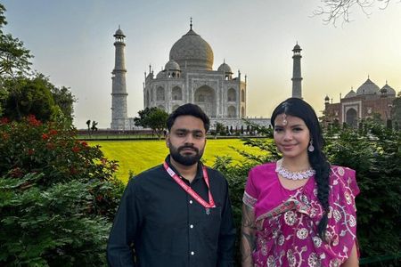 From Delhi: Private Agra & Taj Mahal Tour with 5 * Lunch