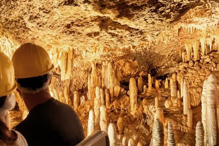 Breathtaking Wonders - Harrisons Cave and Hunte's Gardens