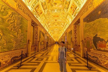 Exclusive First Access Vatican Tour with Skip the Line Basilica