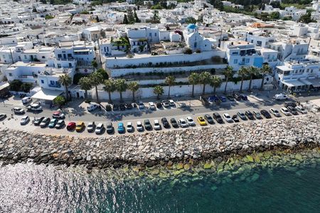 Paros Private Highlights Tour with Naoussa and Lefkes