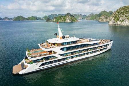 3 Day Luxury Azura Cruise 6 star in Halong and Lan Ha Bay