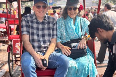 Guided Old Delhi Rickshaw Adventure with Pick‑Up & Drop-Off