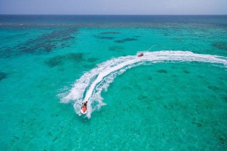 Half Moon Bay Jet Ski Tour & Snorkeling the La Famille Shipwreck