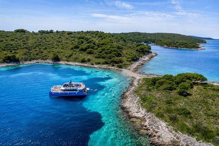 Blue Lagoon Half Day Xcape Catamaran Tour from Split