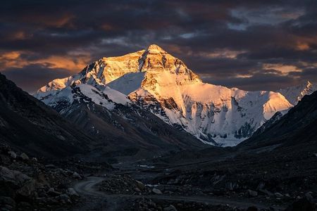 9-Day Lhasa, Everest Base Camp & Namtso Lake Small-Group Tour