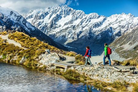 Queenstown to Christchurch: Wānaka, Mt Cook & Tekapo 1-Way Tour