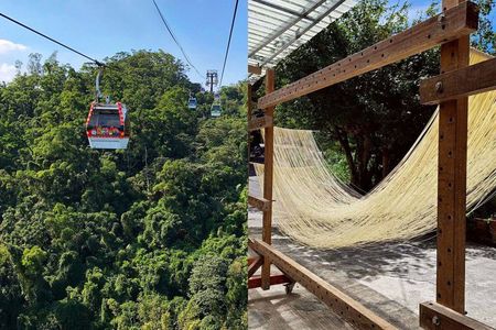 Private Maokong Gondola & Shiding Handmade Noodle DIY Tour