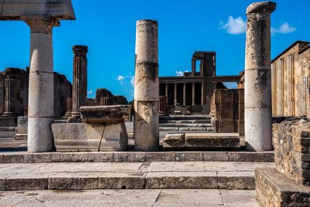 Pompeii Full Experience with Archaeologist Guide Tickets Transfer