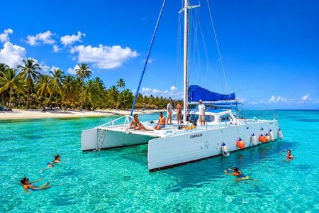 Punta Cana Private Catamaran: Snorkeling, BBQ & Open Bar