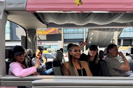Hollywood, Beverly Hills and Celebrity Homes Tour Open-Air Bus