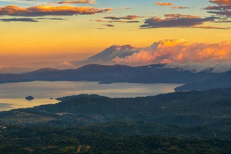 Coffee Forest Hiking Tour & Lake Ilopango