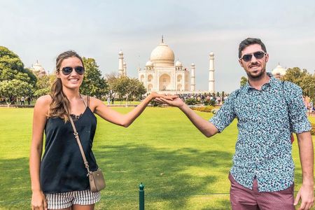 All Inclusive Taj Mahal Day Trip from Delhi by Car or Train