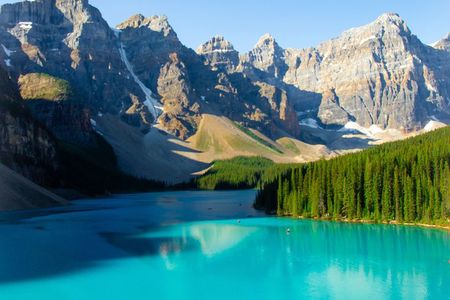 Calgary Round Trip to Lake Louise and Moraine Lake