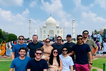 Private day tour of Taj Mahal and Agra fort by super-fast train - ALL INCLUSIVE