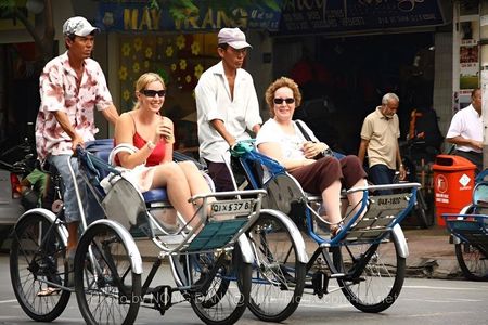 Hanoi Full Day Tour with Train Street Cyclo Water Puppet Show