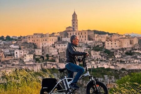 Discovering the hidden treasures of Matera in and bike