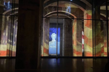 Evening National Mall Walking Tour and Lincoln Undercroft Tickets