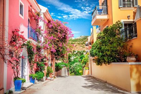 Private Kefalonia Highlights Tour:Melissani Cave Assos & Fiscardo