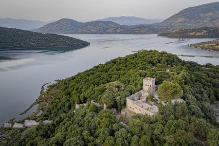 Ksamil: Lake Boat Tour With Swimming Mercedes Ride Food&Drinks