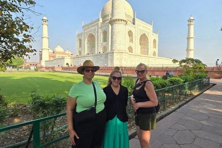 Private Taj Mahal & Agra Tour from Delhi by Car with 5 Lunch