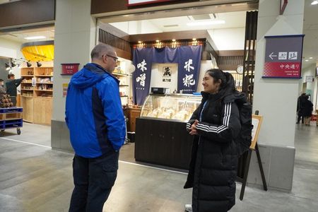 Toyosu Tuna Auction Tour and Breakfast Sushi Dai or Bentomi