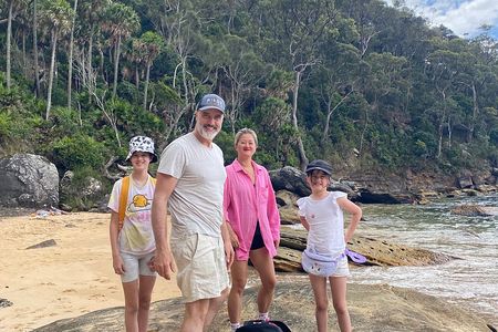 Sydney: Ku-ring-gai Chase Private Tour with Bushwalk & Swim