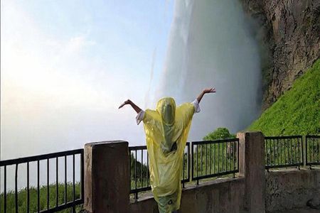 Niagara Falls Mini Group Walking Tour with Niagara Takes Flight