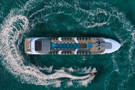 Premium 6* – Dolphin Cruise with Vietnam’s Largest Pool