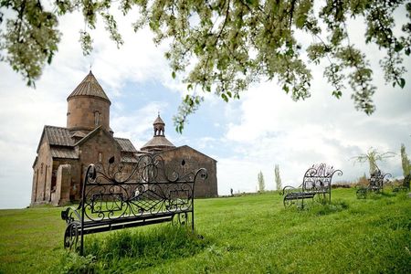 Private tour to Oshakan, Karmravor, Hovhanavank, Saghmosavank monasteries