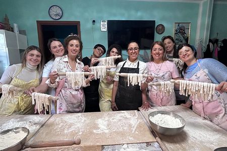 Traditional cooking class with tortellini, gnocchi, tagliatelle