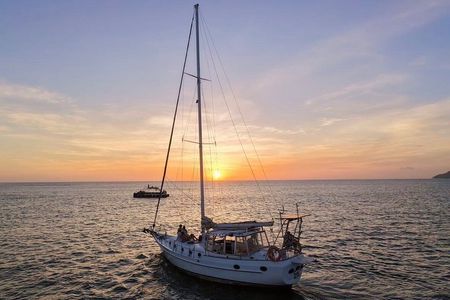 Private Sailing Charter in Tamarindo-Viajero Del Sol